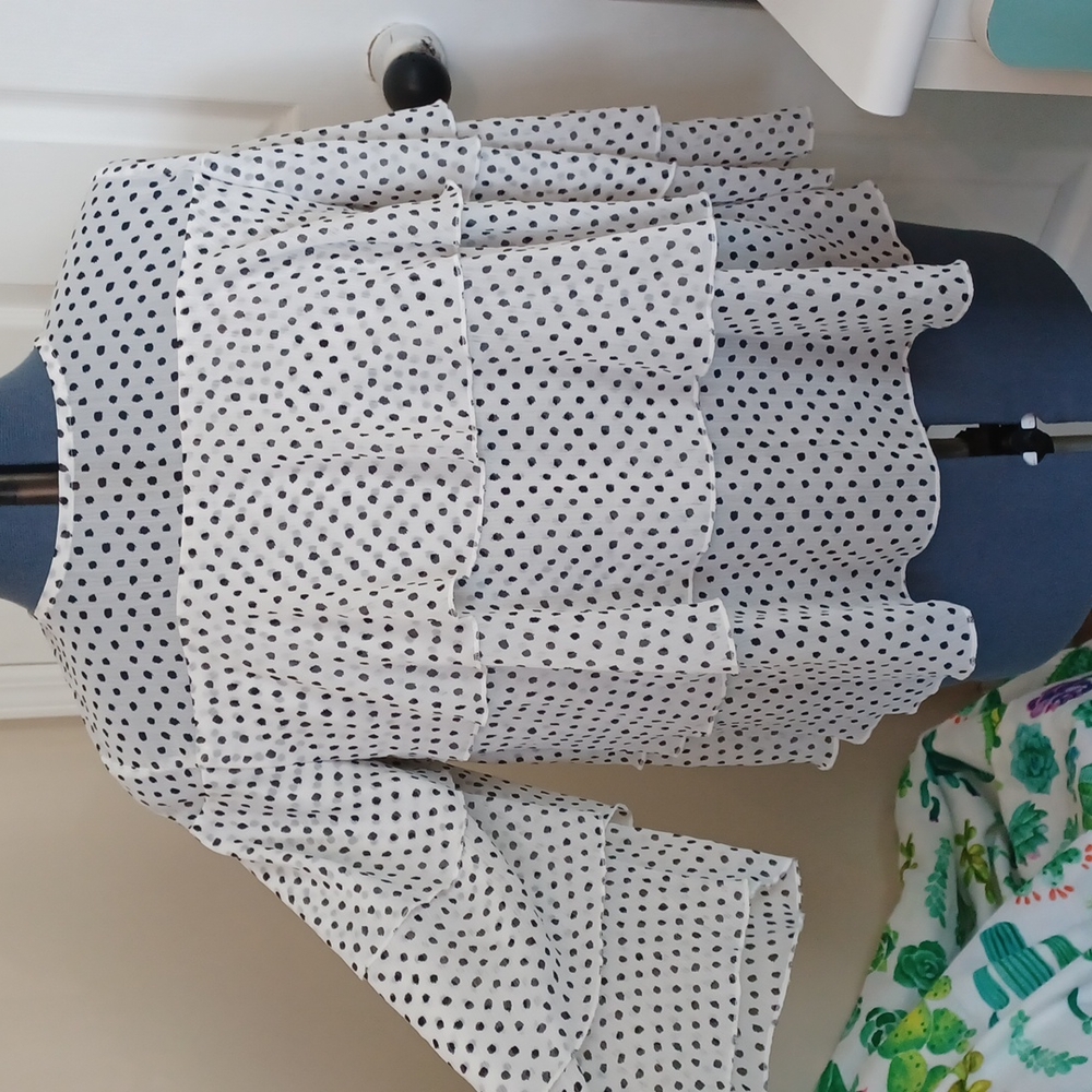 Who What Wear polka dot ruffled blouse